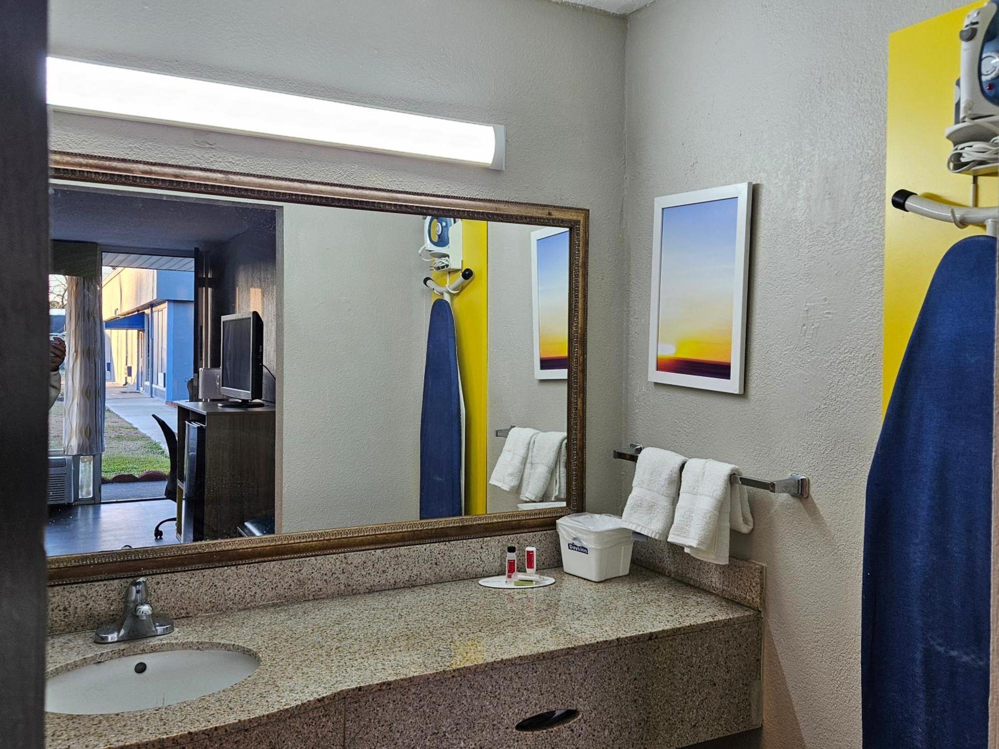 Days Inn By Wyndham Washington Eksteriør bilde